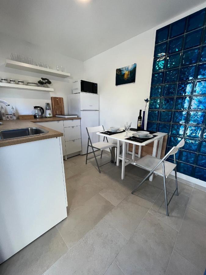 Ferienwohnung Blue Penguin Pinezići Exterior foto